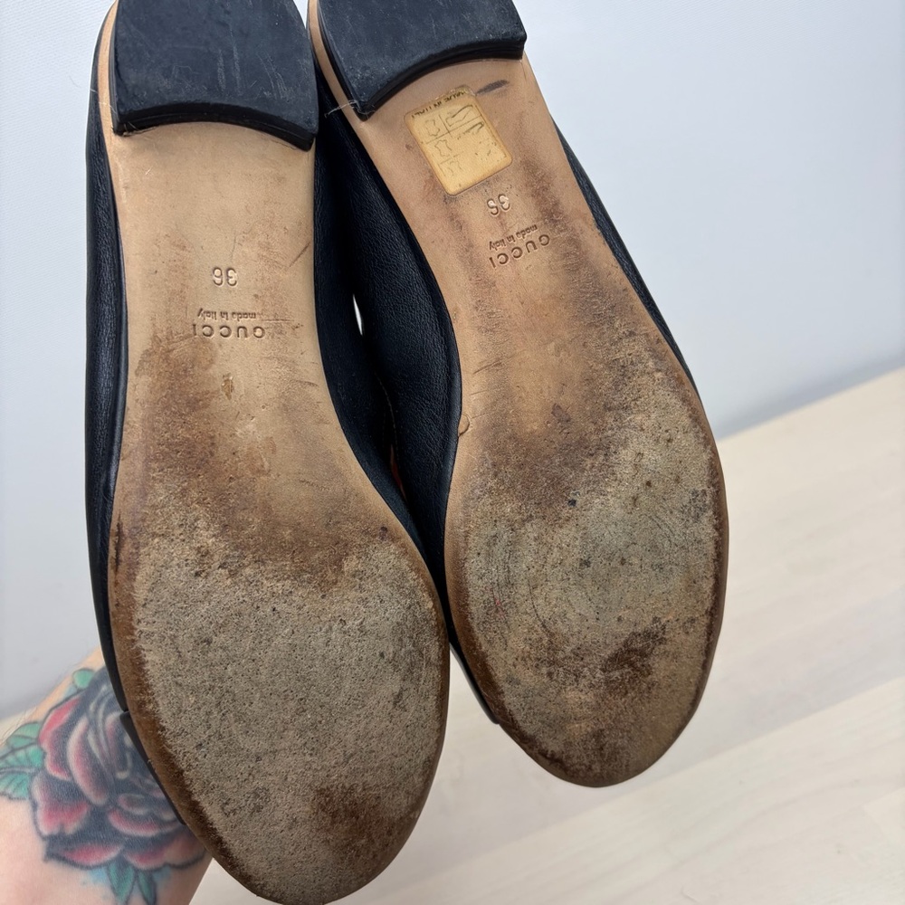 Gucci Black Leather Flats with Gold Accents - Picture 6 of 9